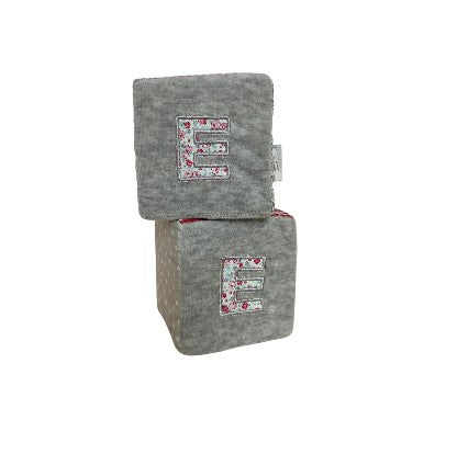 Cubo diseño con letra E